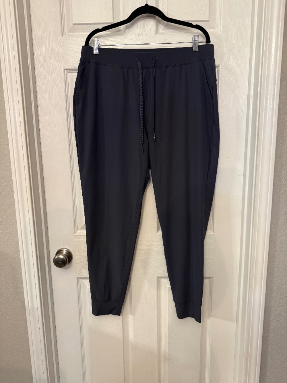 GREYSON Charcoal Stretchy Joggers, Size L